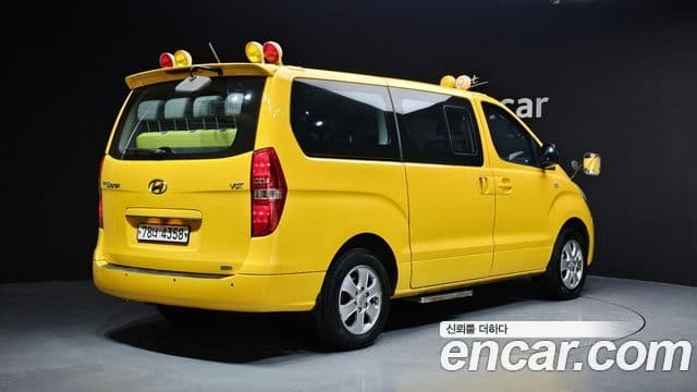 Hyundai Grand Starex 4WD детский перевозочный автомобиль, 2017 2