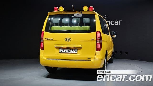 Hyundai Grand Starex 4WD детский перевозочный автомобиль, 2017 4