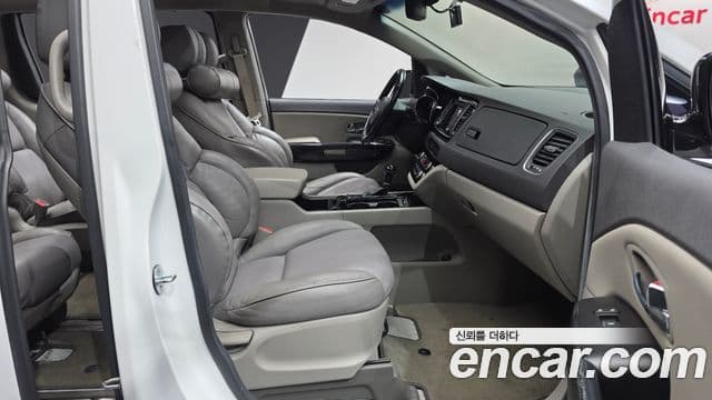 Kia All New Carnival Prestige, 2016 10