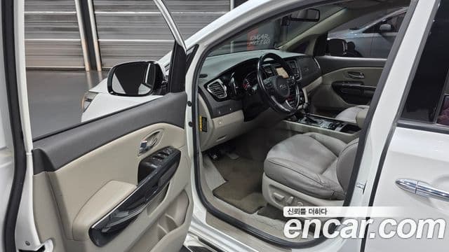 Kia All New Carnival Prestige, 2016 11