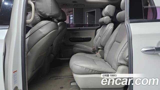 Kia All New Carnival Prestige, 2016 12
