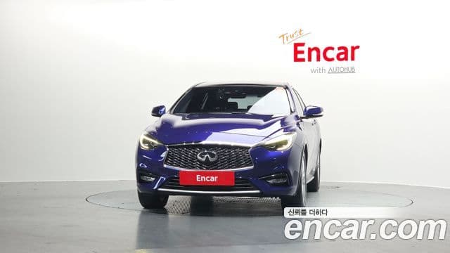 Infiniti Q30 2.0 Essential, 2019 3