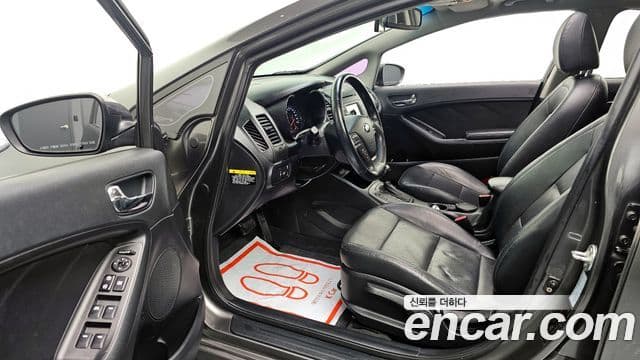 Kia K3 Prestige, 2013 10