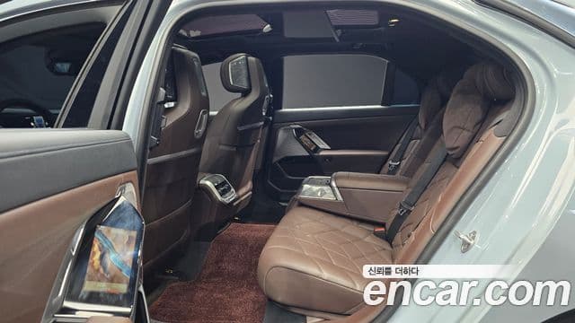 BMW 7시리즈 (G70) 740i sDrive M Sport, 2023 12