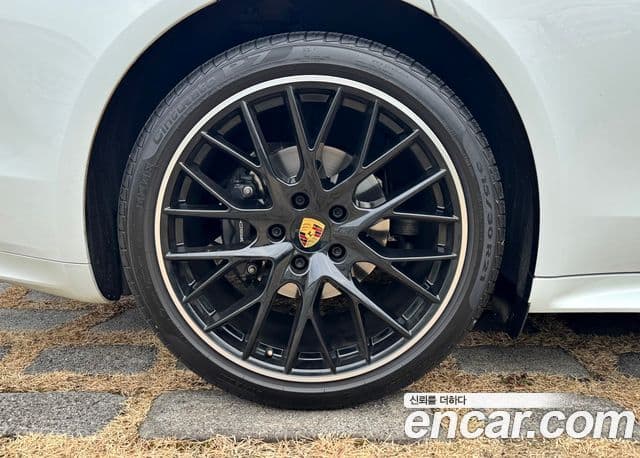 Porsche Panamera (971), 2020 11