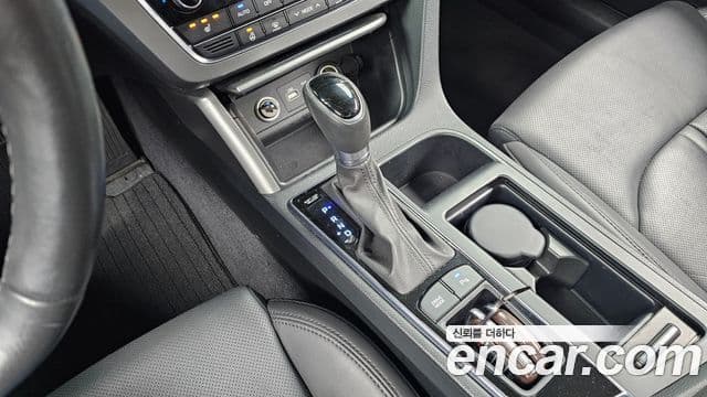 Hyundai LF Sonata 1.6 турбо Smart, 2016 9