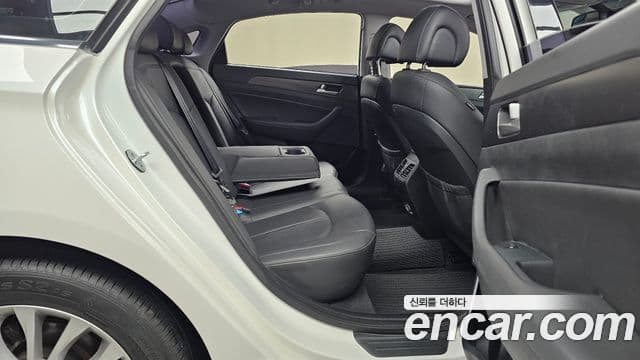 Hyundai LF Sonata 1.6 турбо Smart, 2016 12