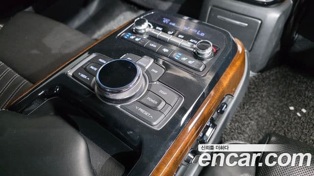 Genesis EQ900 Premium Luxury, 2018 18