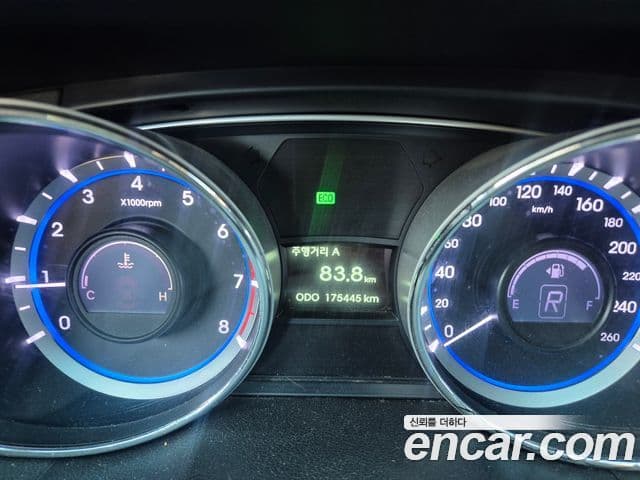 Hyundai YF Sonata LPI PTX, 2012 10