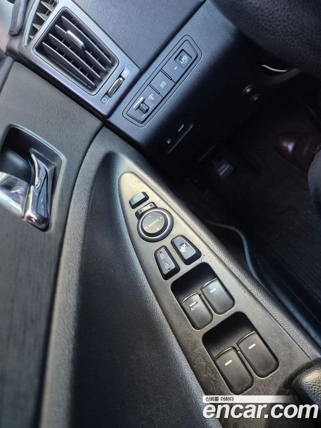 Hyundai YF Sonata LPI PTX, 2012 12