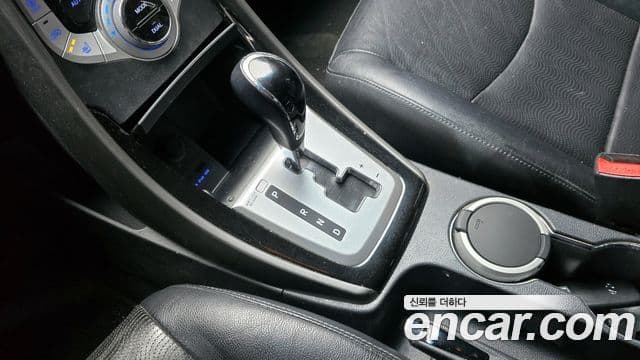 Hyundai Avante MD Premier, 2012 9