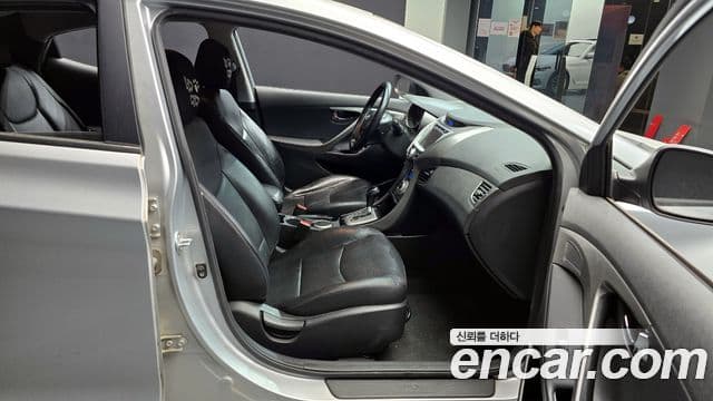 Hyundai Avante MD Premier, 2012 10