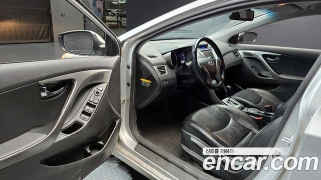 Hyundai Avante MD Premier, 2012 11