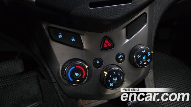 Chevrolet(GM대우) 아베오 хэтчбек топовая версия, 2012 15