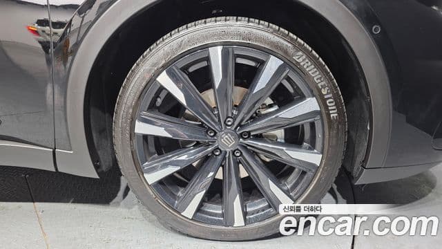 Toyota 크라운 кроссовер 2.4 4WD Dual Boost гибрид, 2023 все фото