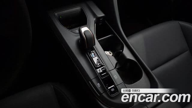 Toyota 크라운 кроссовер 2.4 4WD Dual Boost гибрид, 2023 9