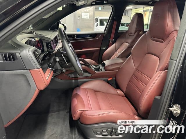 Porsche Cayenne (PO536), 2024 6