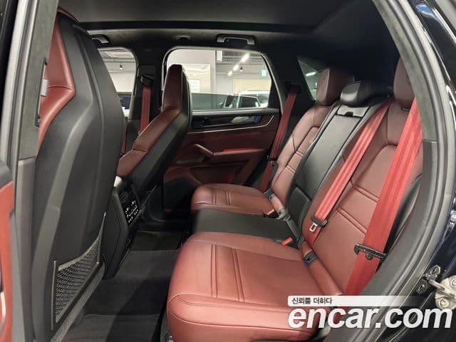 Porsche Cayenne (PO536), 2024 10