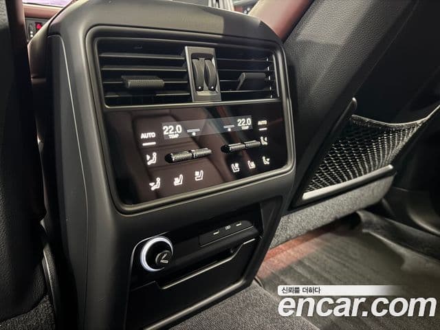 Porsche Cayenne (PO536), 2024 11