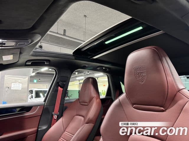 Porsche Cayenne (PO536), 2024 12