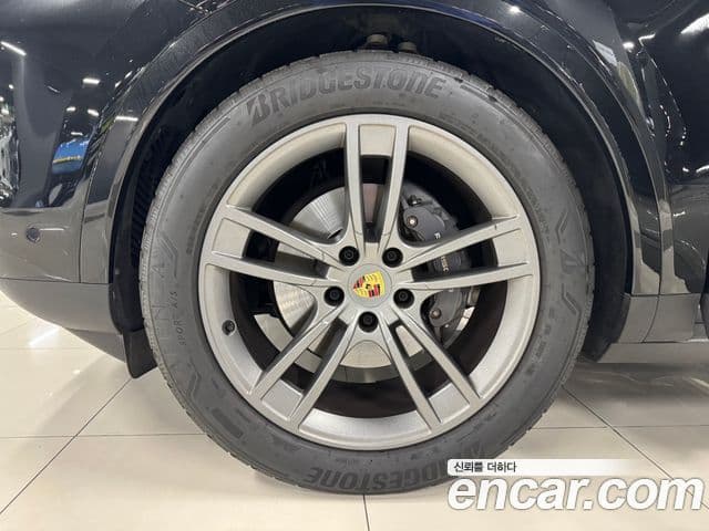 Porsche Cayenne (PO536), 2024 13