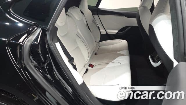 Tesla модель S Plaid, 2023 11