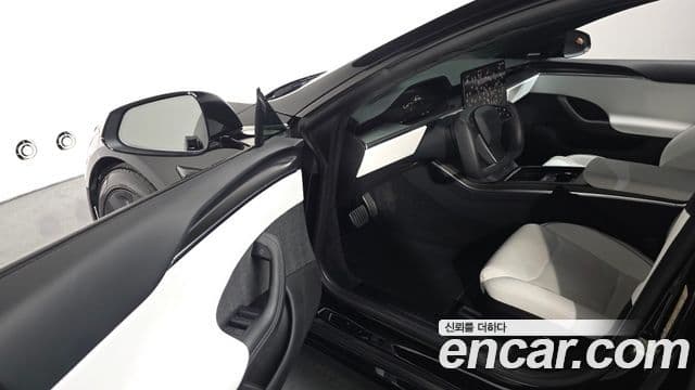 Tesla модель S Plaid, 2023 12