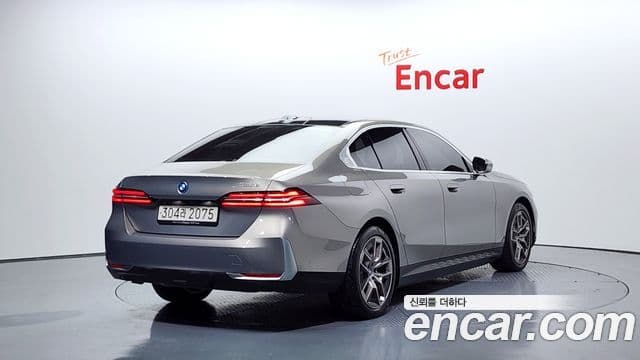 BMW 5시리즈 (G60), 2025 2