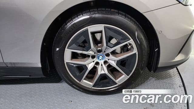 BMW 5시리즈 (G60), 2025 все фото