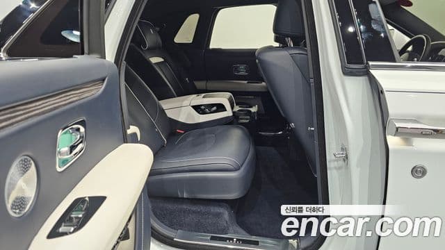 Rolls-Royce 고스트 2세대, 2023 12
