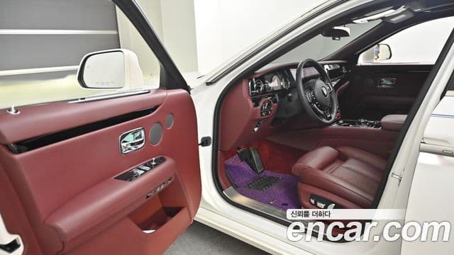 Rolls-Royce 고스트 2세대, 2021 11