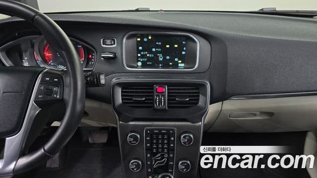 Volvo V40 2세대, 2016 15