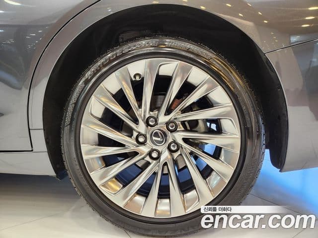 Lexus ES300h 7세대 Executive, 2026 7