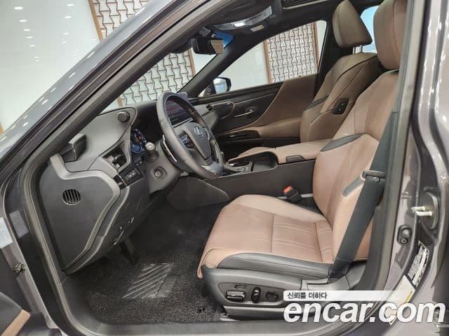 Lexus ES300h 7세대 Executive, 2026 9
