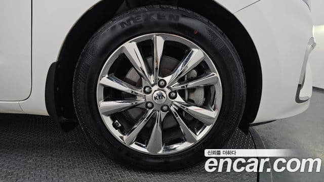 Kia The / новый New Carnival Prestige, 2019 все фото