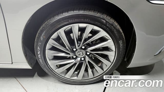 Lexus ES300h 7세대 Luxury Plus, 2025 все фото