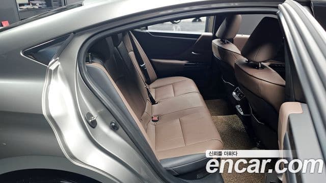 Lexus ES300h 7세대 Luxury Plus, 2025 11