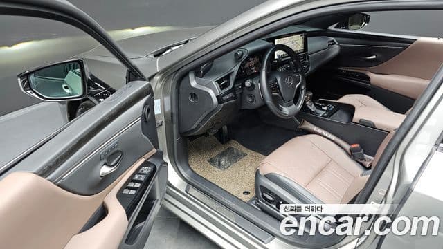Lexus ES300h 7세대 Luxury Plus, 2025 12