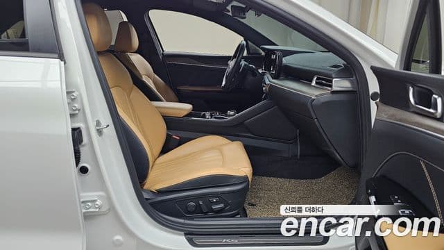 Kia K5 3세대 Signature, 2021 11