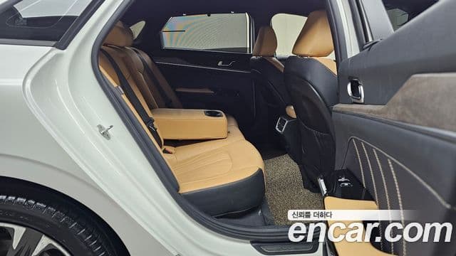 Kia K5 3세대 Signature, 2021 12