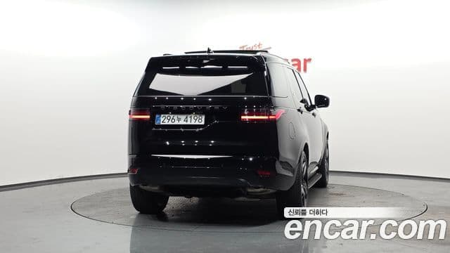 Land Rover Discovery 5 P360 Dynamic HSE, 2025 4