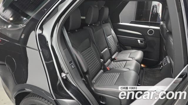 Land Rover Discovery 5 P360 Dynamic HSE, 2025 11