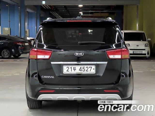 Kia All New Carnival Prestige, 2017 3