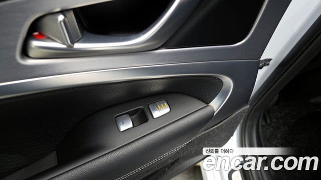 Genesis G70 Elite, 2019 19