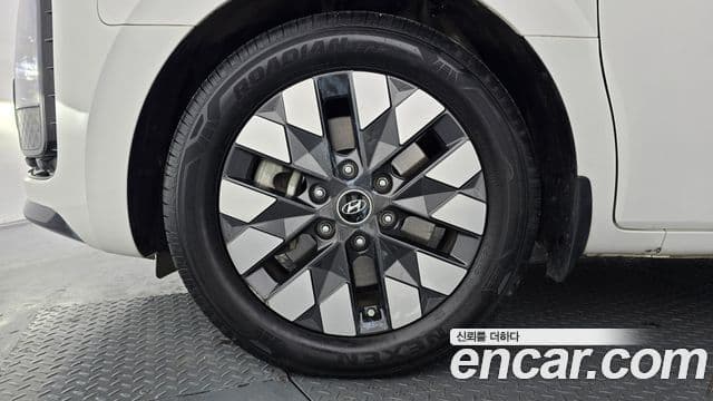 Hyundai Staria Mobility, 2023 все фото