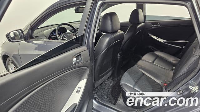 Hyundai Accent(новый кузов / новое поколение) Premier, 2012 11