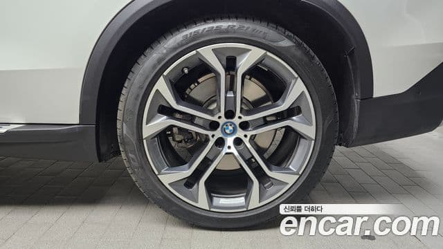 BMW X5 (G05) xDrive 50e xLine, 2025 все фото