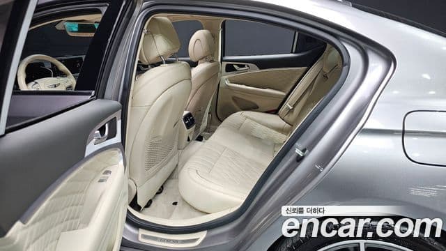 Genesis The / новый New G70, 2022 12