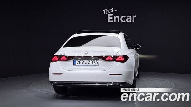 Mercedes-Benz E-класс W214 Avantgarde, 2024 4