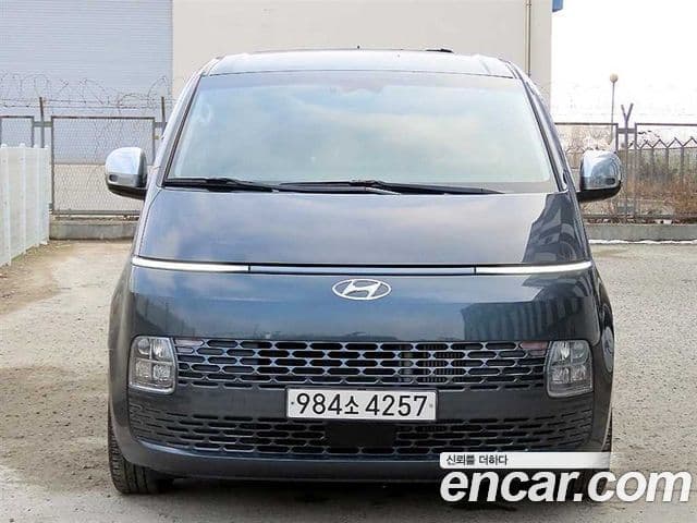 Hyundai Staria компания по спецнадстройкам, 2022 1